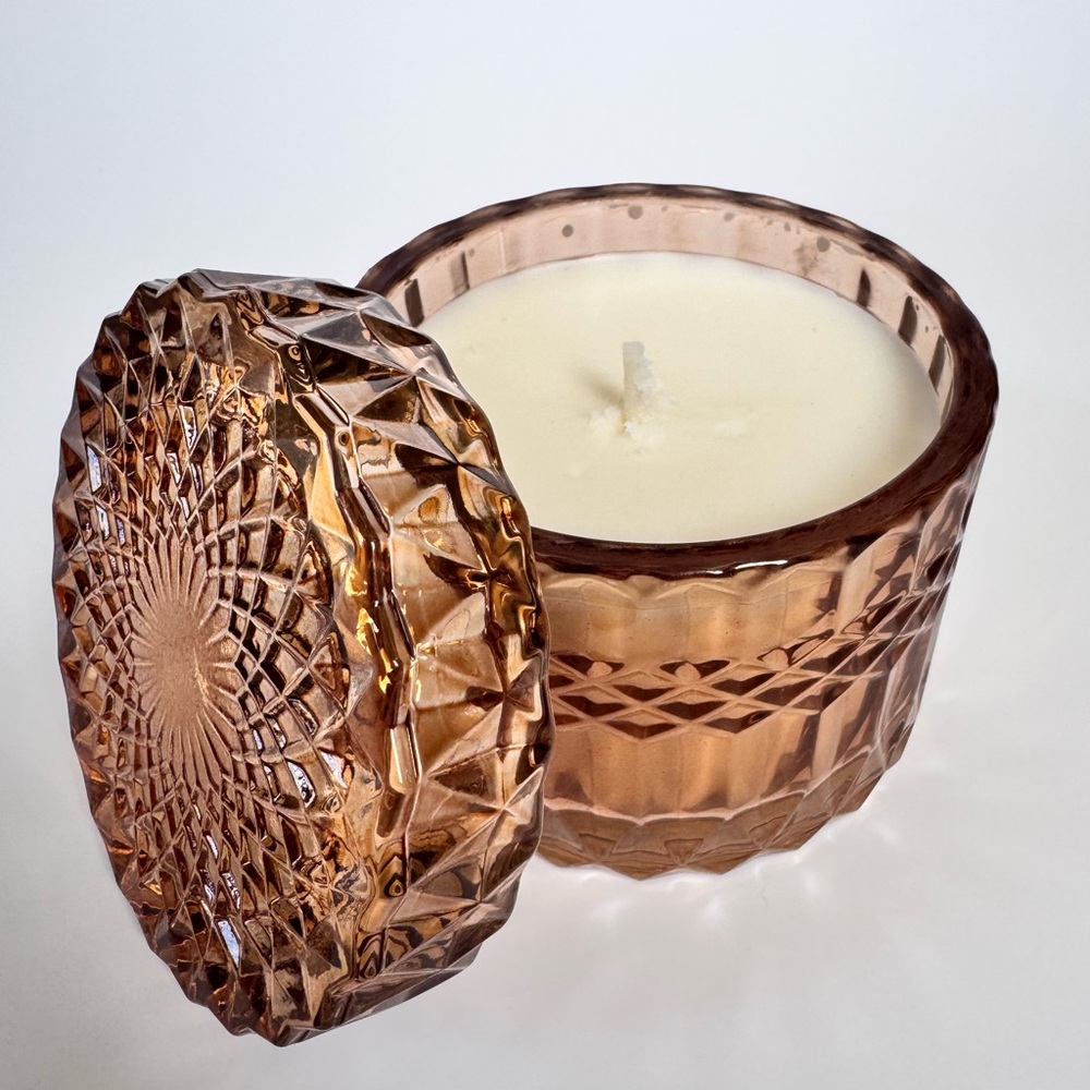 Leoben Company Amber Saffron Candle in Glass Jar with Lid 6oz